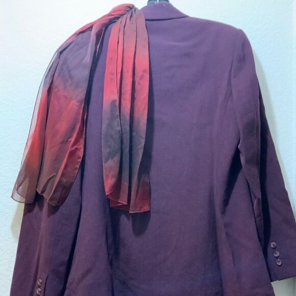 B. Bennett  2 piece  Skirt Suit. Excellent Condition. Size:8 - Picture 7 of 15